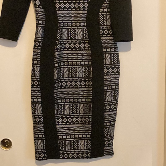 Dress - Picture 3 of 9